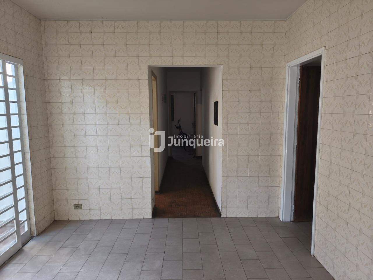 Casa à venda, 3 quartos, 2 vagas, no bairro Castelinho em Piracicaba - SP