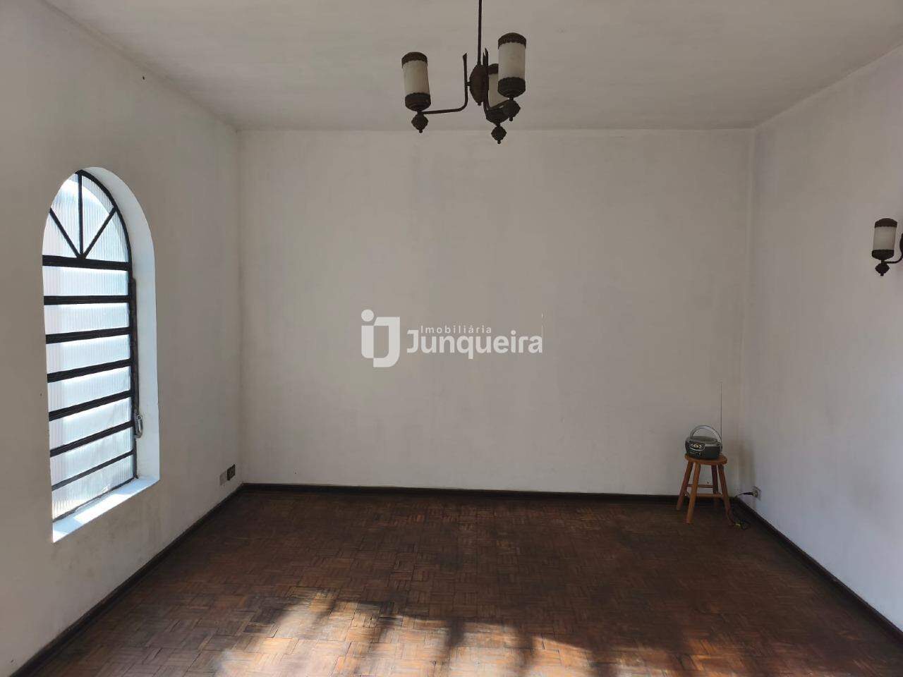 Casa à venda, 3 quartos, 2 vagas, no bairro Castelinho em Piracicaba - SP