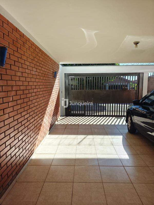Casa à venda, 3 quartos, 2 vagas, no bairro Castelinho em Piracicaba - SP