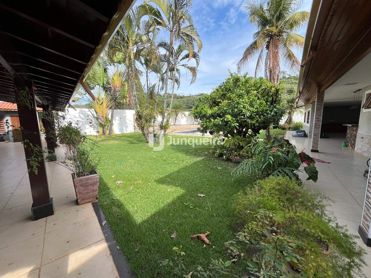 Casa à venda, 4 quartos, sendo 1 suíte, 3 vagas, no bairro Nova Piracicaba em Piracicaba - SP