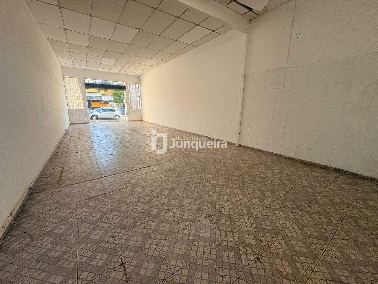 Prédio Comercial à venda, 1 vaga, no bairro Vila Rezende em Piracicaba - SP