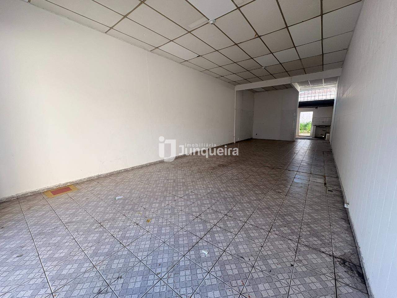 Prédio Comercial à venda, 1 vaga, no bairro Vila Rezende em Piracicaba - SP