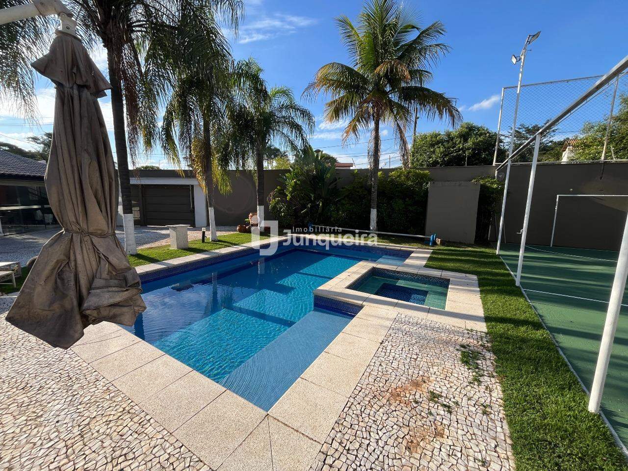 Casa à venda, 2 quartos, sendo 1 suíte, 6 vagas, no bairro Nova Piracicaba em Piracicaba - SP