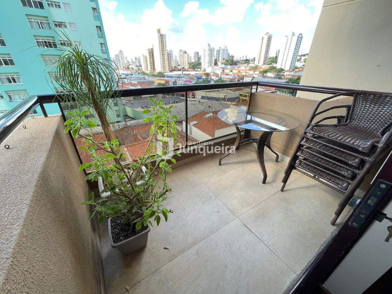 Apartamento à venda no Edifício Joca Adamoli, 3 quartos, sendo 1 suíte, 1 vaga, no bairro Centro em Piracicaba - SP