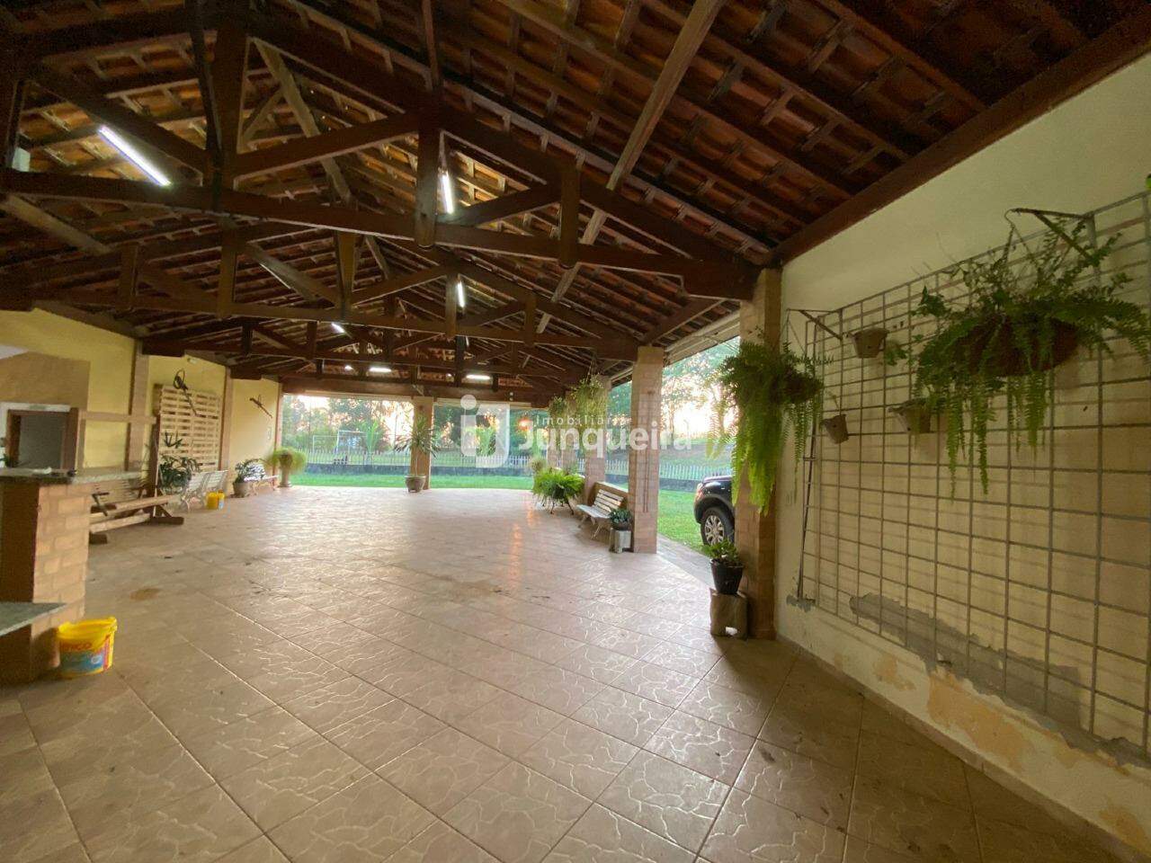 Sítio / Fazenda à venda, 3 quartos, sendo 1 suíte, 5 vagas, no bairro Vertentes das Águas em São Pedro - SP