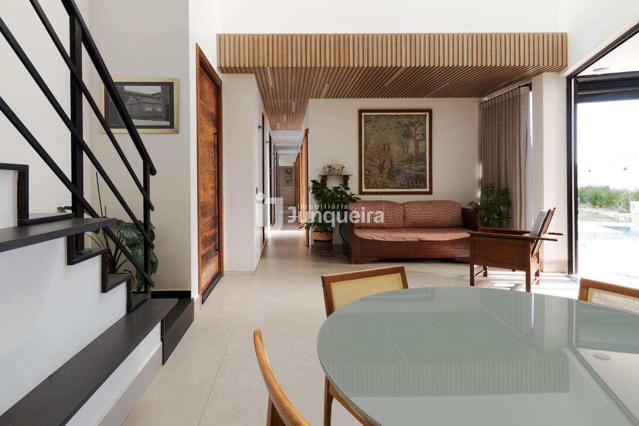 Casa em Condomínio à venda no Lazuli Club, 3 quartos, sendo 3 suítes, 2 vagas, no bairro Lazuli Club em Piracicaba - SP