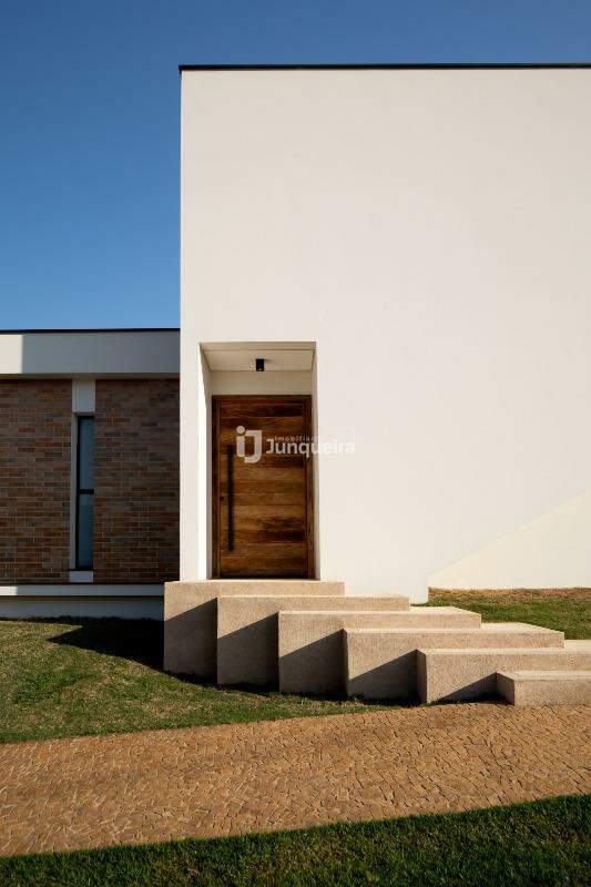 Casa em Condomínio à venda no Lazuli Club, 3 quartos, sendo 3 suítes, 2 vagas, no bairro Lazuli Club em Piracicaba - SP