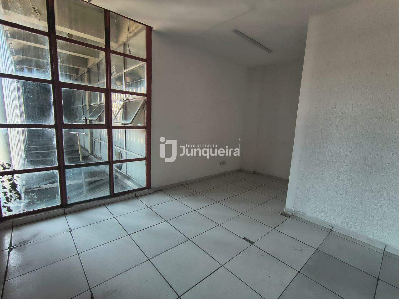 Prédio Comercial para alugar, no bairro Centro em Piracicaba - SP