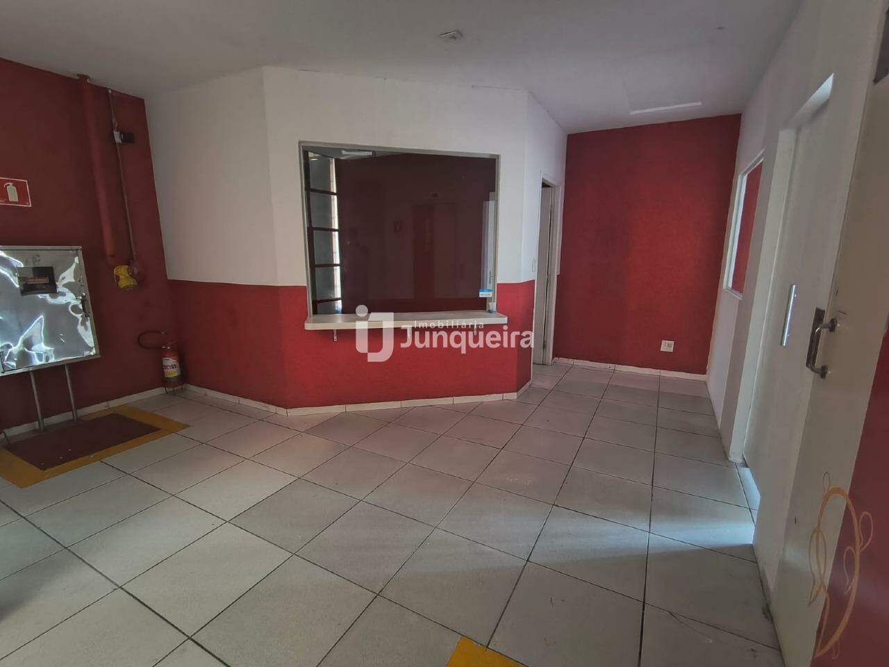 Prédio Comercial para alugar, no bairro Centro em Piracicaba - SP