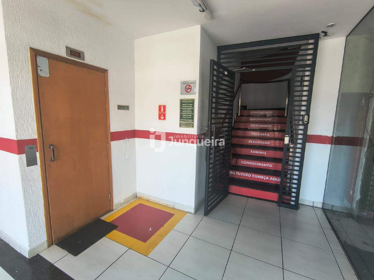 Prédio Comercial para alugar, no bairro Centro em Piracicaba - SP