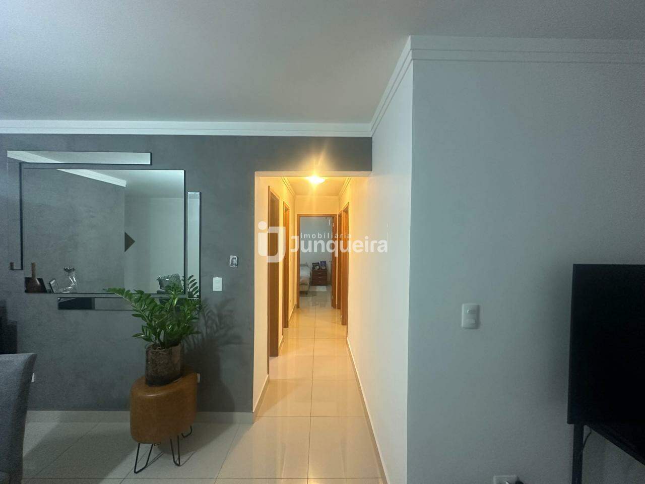 Apartamento à venda no Dubai, 3 quartos, sendo 1 suíte, 2 vagas, no bairro Vila Independência em Piracicaba - SP