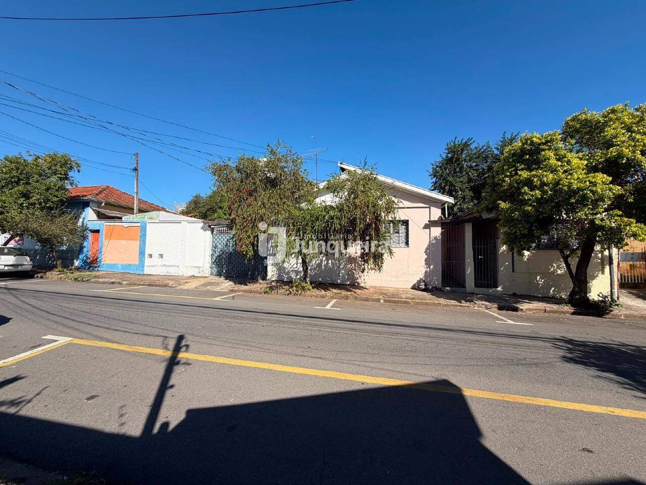 Casa à venda, no bairro Vila Independência em Piracicaba - SP