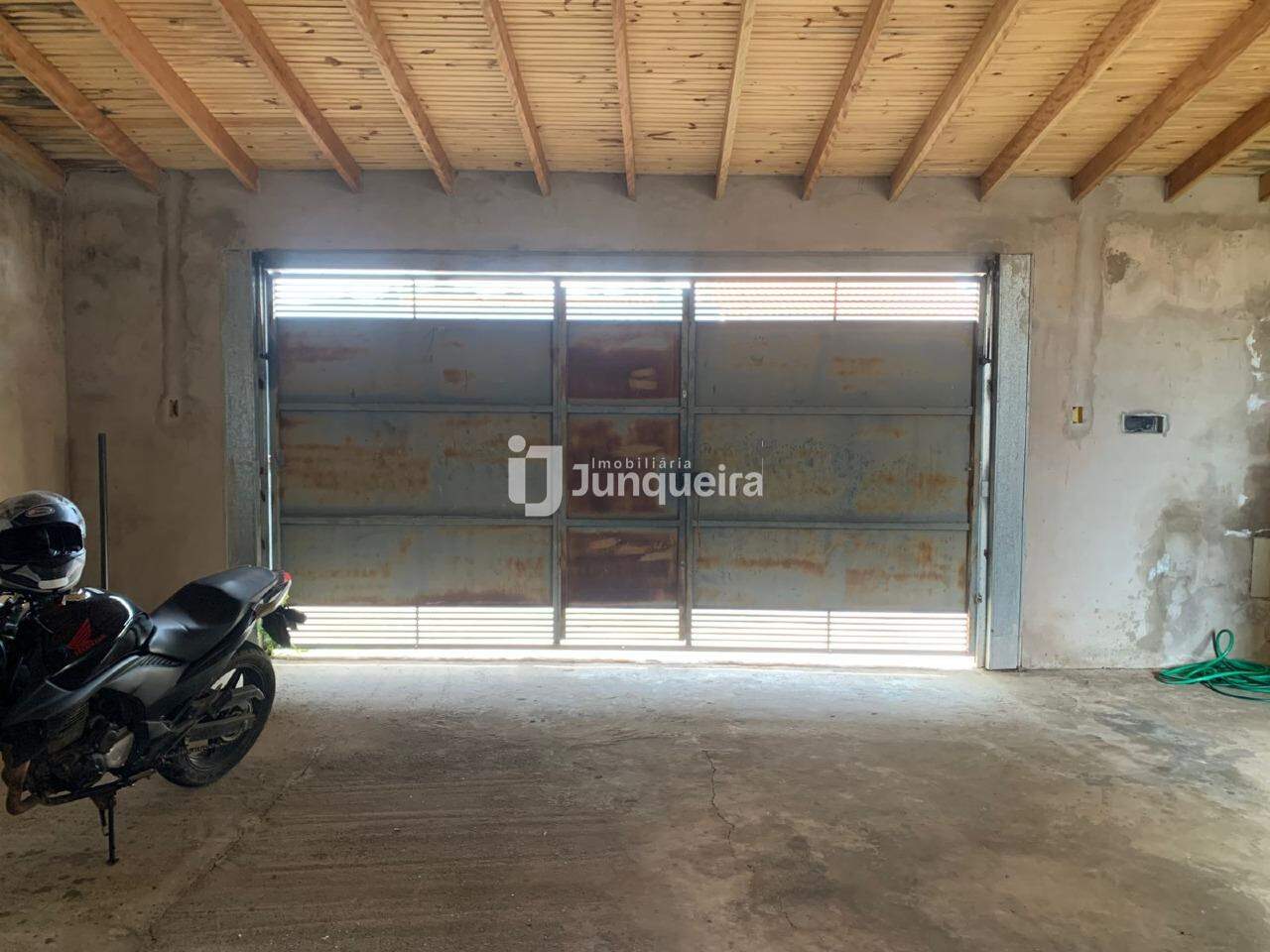 Casa à venda, 2 quartos, 3 vagas, no bairro Jardim Santa Rita em Charqueada - SP