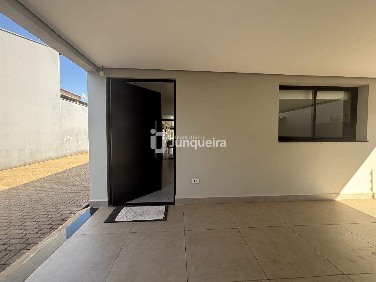 Casa à venda, 3 quartos, sendo 1 suíte, 8 vagas, no bairro Chácara Nazaré em Piracicaba - SP