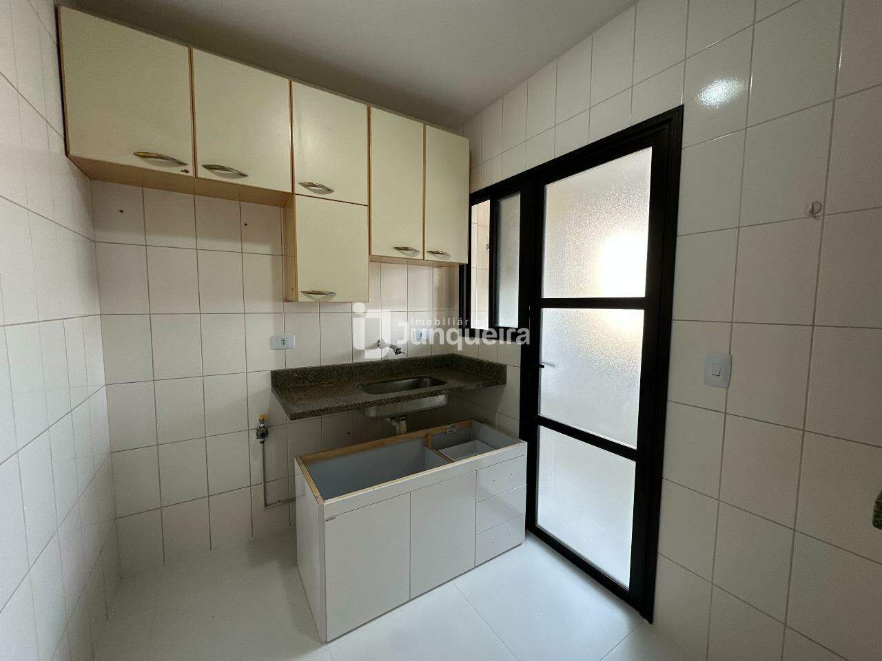 Apartamento para alugar no Edifício Roma, 3 quartos, 1 vaga, no bairro Centro em Piracicaba - SP