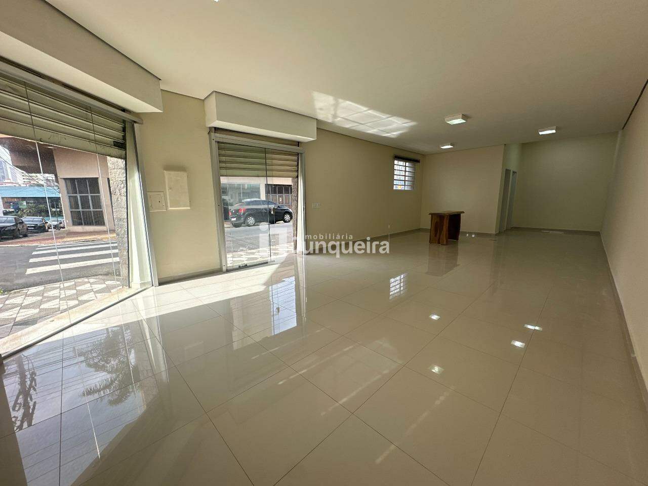 Salão para alugar, no bairro Centro em Piracicaba - SP