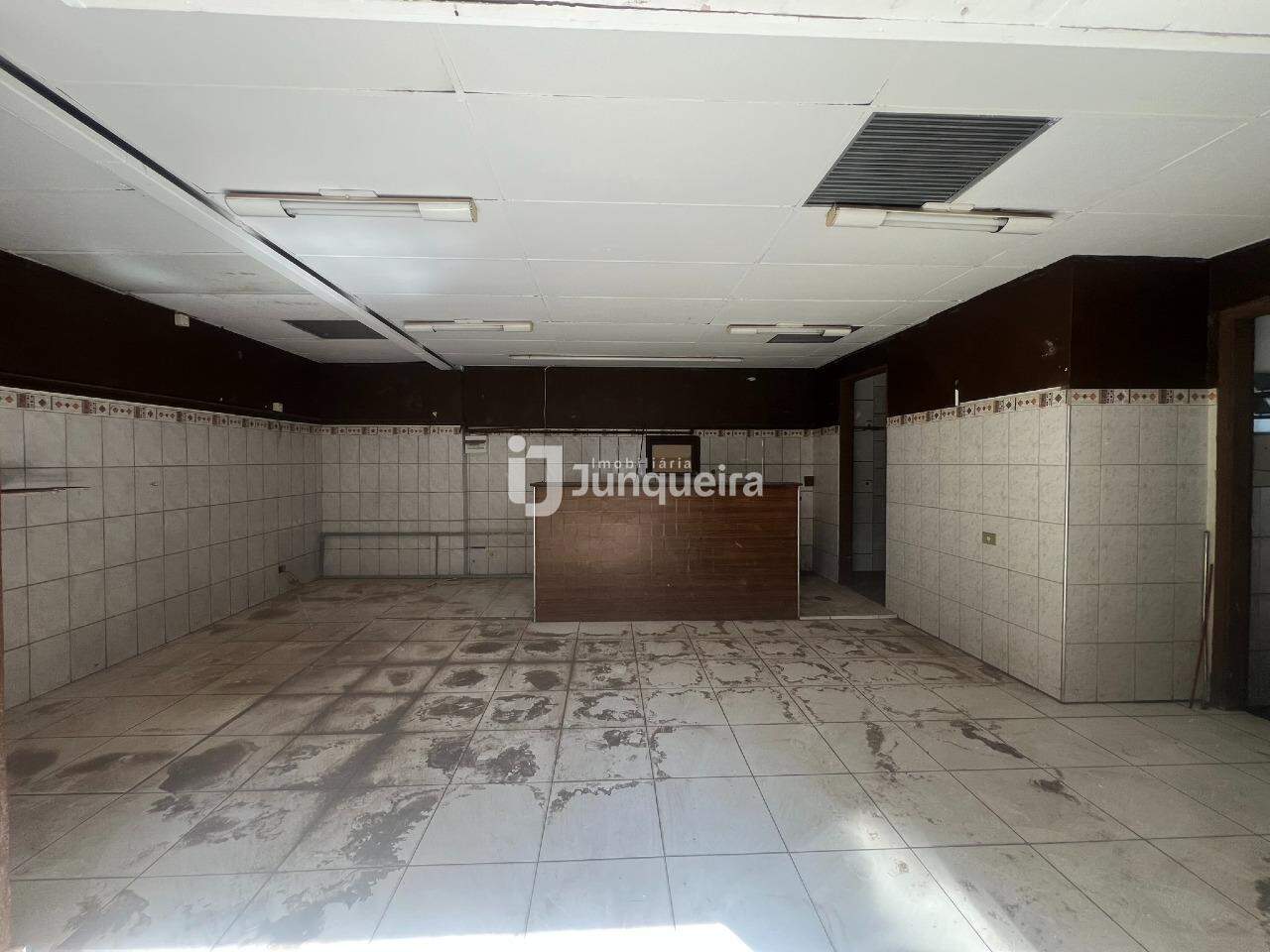 Salão para alugar, no bairro Centro em Piracicaba - SP