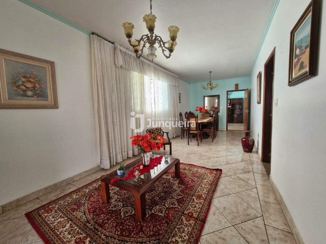 Casa à venda, 3 quartos, sendo 1 suíte, 4 vagas, no bairro Nova América em Piracicaba - SP