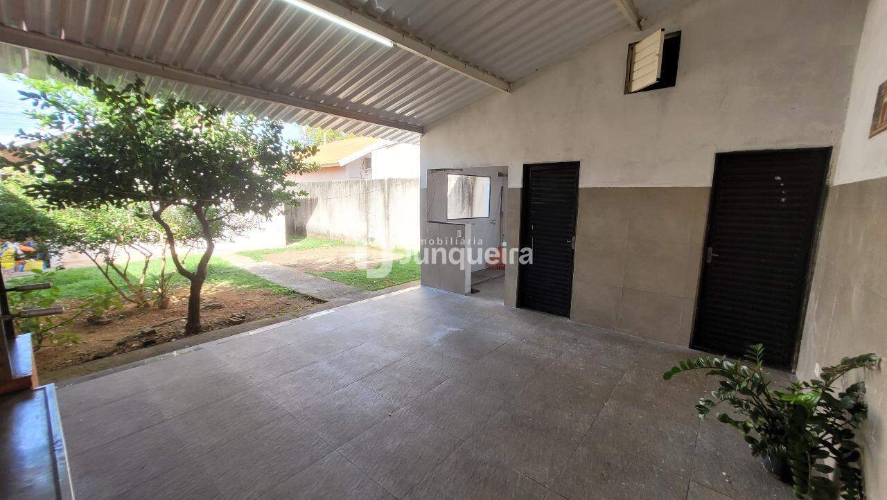 Casa para alugar, 2 quartos, 2 vagas, no bairro Água Branca em Piracicaba - SP