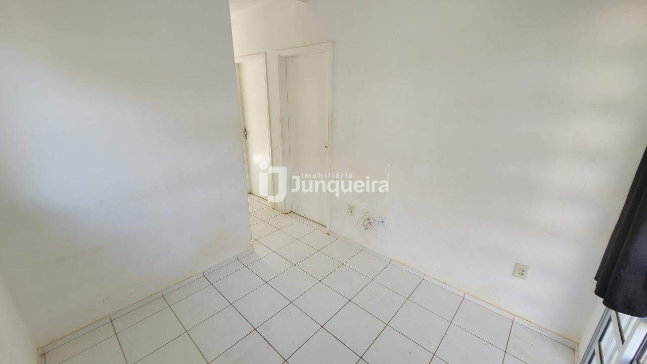 Casa para alugar, 2 quartos, 2 vagas, no bairro Água Branca em Piracicaba - SP
