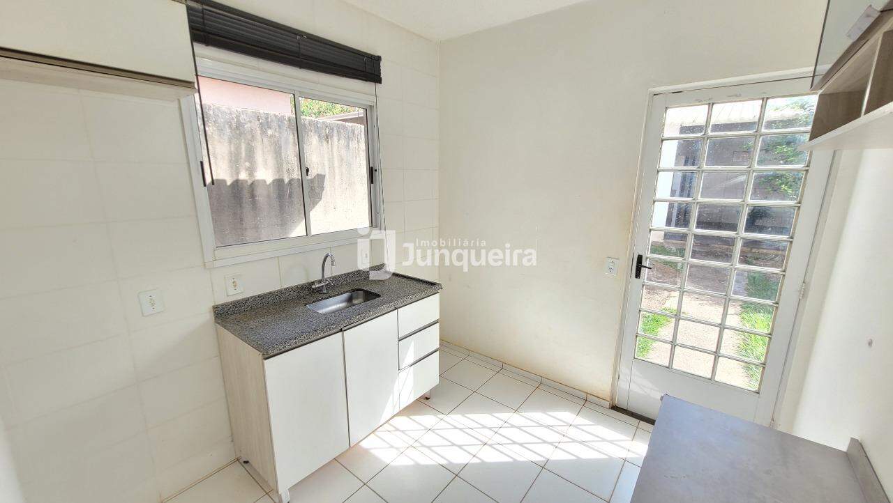 Casa para alugar, 2 quartos, 2 vagas, no bairro Água Branca em Piracicaba - SP