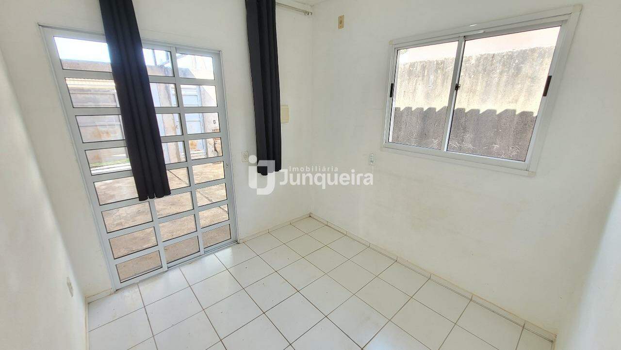 Casa para alugar, 2 quartos, 2 vagas, no bairro Água Branca em Piracicaba - SP
