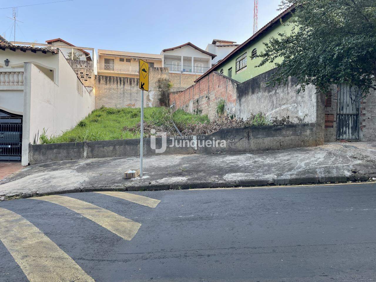 Terreno à venda, no bairro Castelinho em Piracicaba - SP