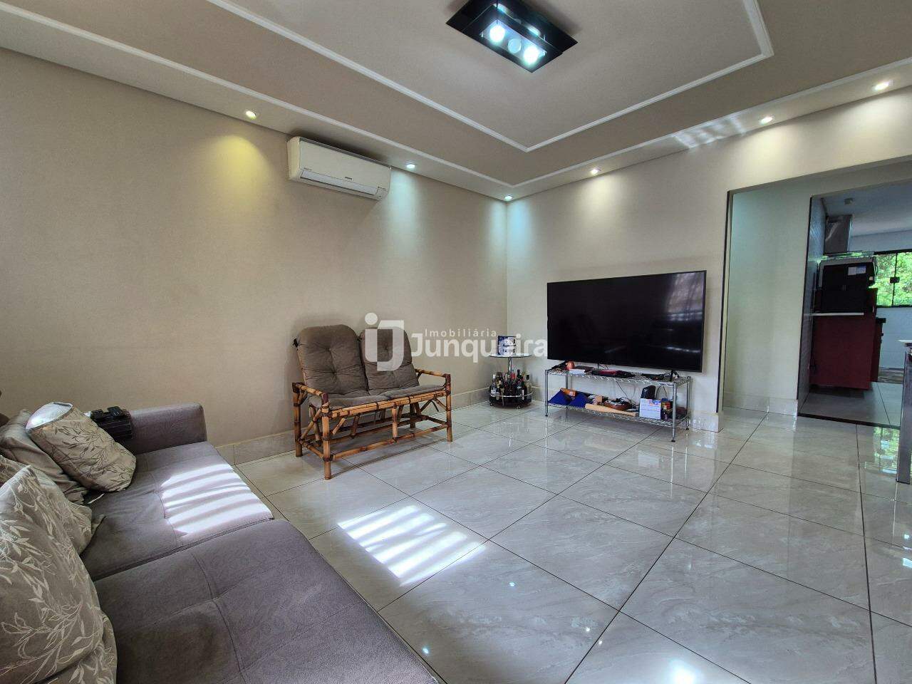 Casa à venda, 2 quartos, sendo 1 suíte, 1 vaga, no bairro Vila Independência em Piracicaba - SP