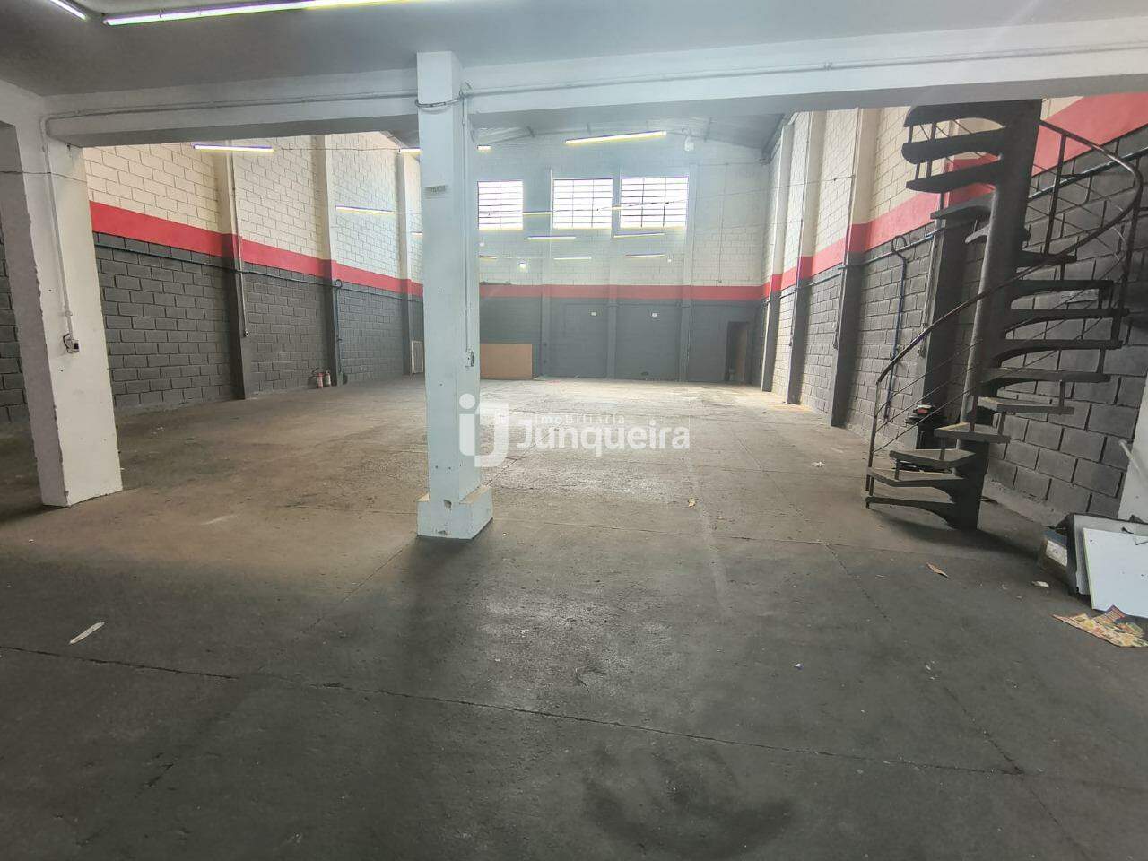 Galpão para alugar, 3 vagas, no bairro Jardim Caxambu em Piracicaba - SP