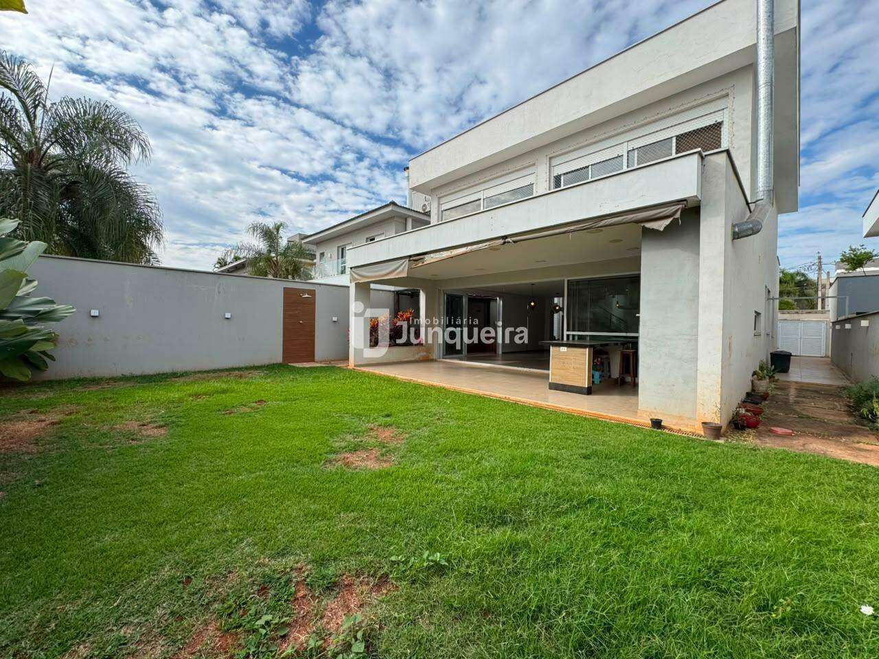 Casa em Condomínio à venda no Reserva do Engenho , 3 quartos, sendo 3 suítes, 4 vagas, no bairro Reserva do Engenho em Piracicaba - SP