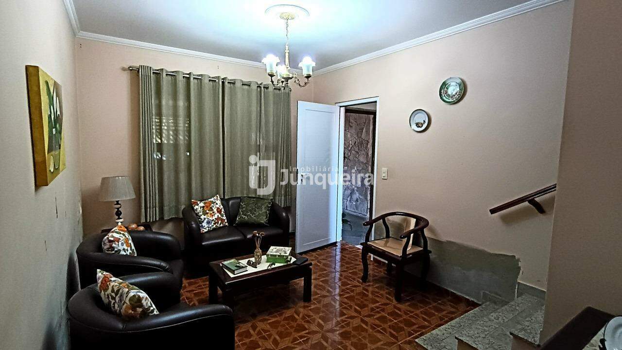 Casa à venda, 3 quartos, sendo 1 suíte, 2 vagas, no bairro Loteamento Santa Rosa em Piracicaba - SP