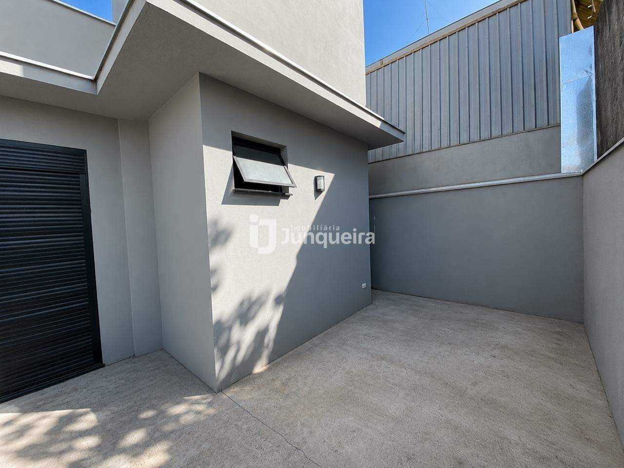 Casa à venda, 3 quartos, sendo 1 suíte, 4 vagas, no bairro Loteamento Santa Rosa em Piracicaba - SP
