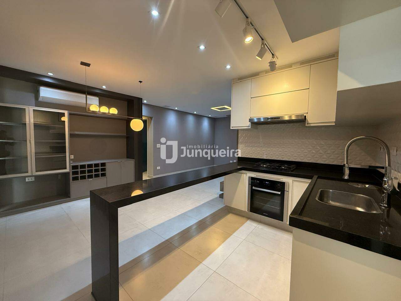 Apartamento à venda no Bella Itália, 2 quartos, sendo 2 suítes, 2 vagas, no bairro São Judas em Piracicaba - SP