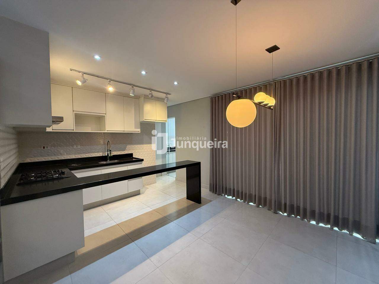 Apartamento à venda no Bella Itália, 2 quartos, sendo 2 suítes, 2 vagas, no bairro São Judas em Piracicaba - SP