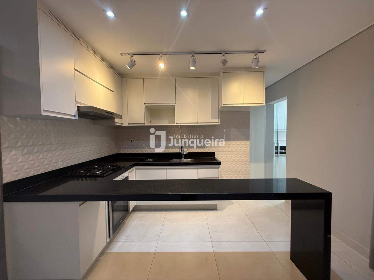 Apartamento à venda no Bella Itália, 2 quartos, sendo 2 suítes, 2 vagas, no bairro São Judas em Piracicaba - SP