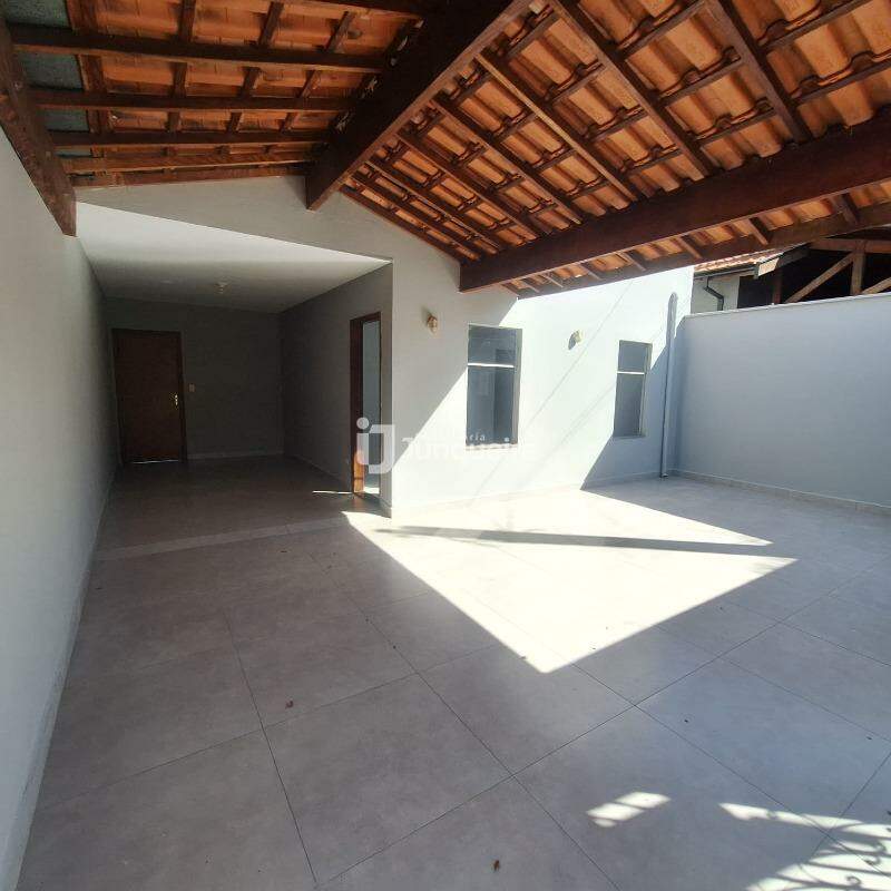 Casa à venda, 3 quartos, sendo 1 suíte, 3 vagas, no bairro Santa Rosa Ipês em Piracicaba - SP