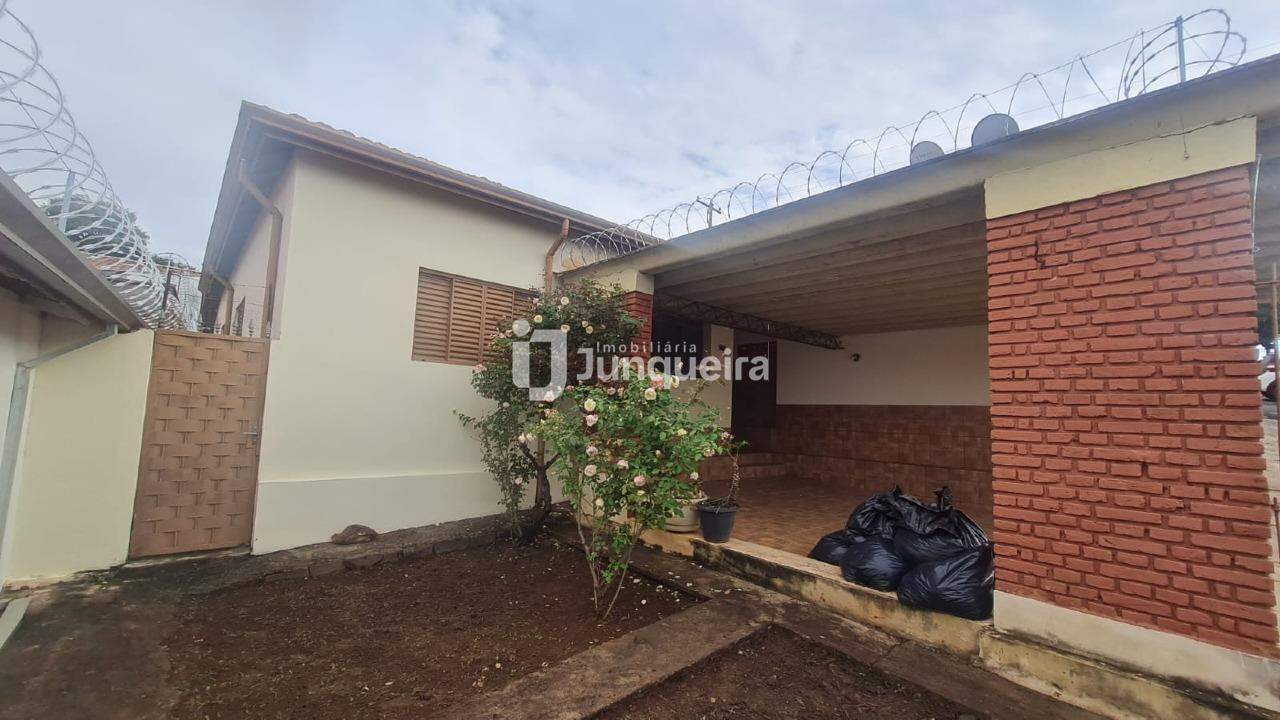Casa para alugar, 2 quartos, 1 vaga, no bairro Paulista em Piracicaba - SP