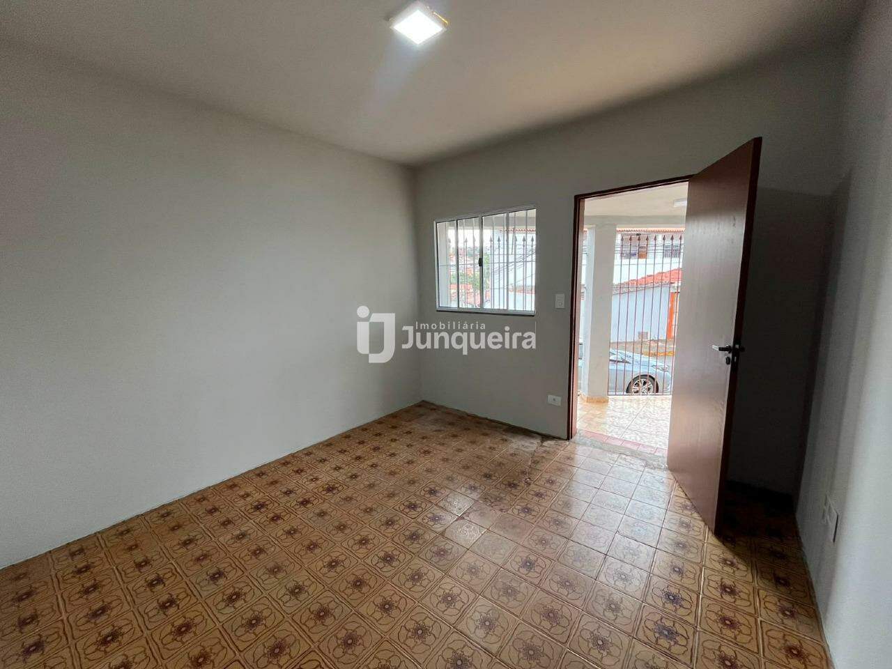 Casa para alugar, 3 quartos, 1 vaga, no bairro Jaraguá em Piracicaba - SP