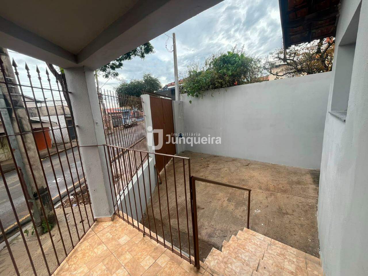 Casa para alugar, 3 quartos, 1 vaga, no bairro Jaraguá em Piracicaba - SP