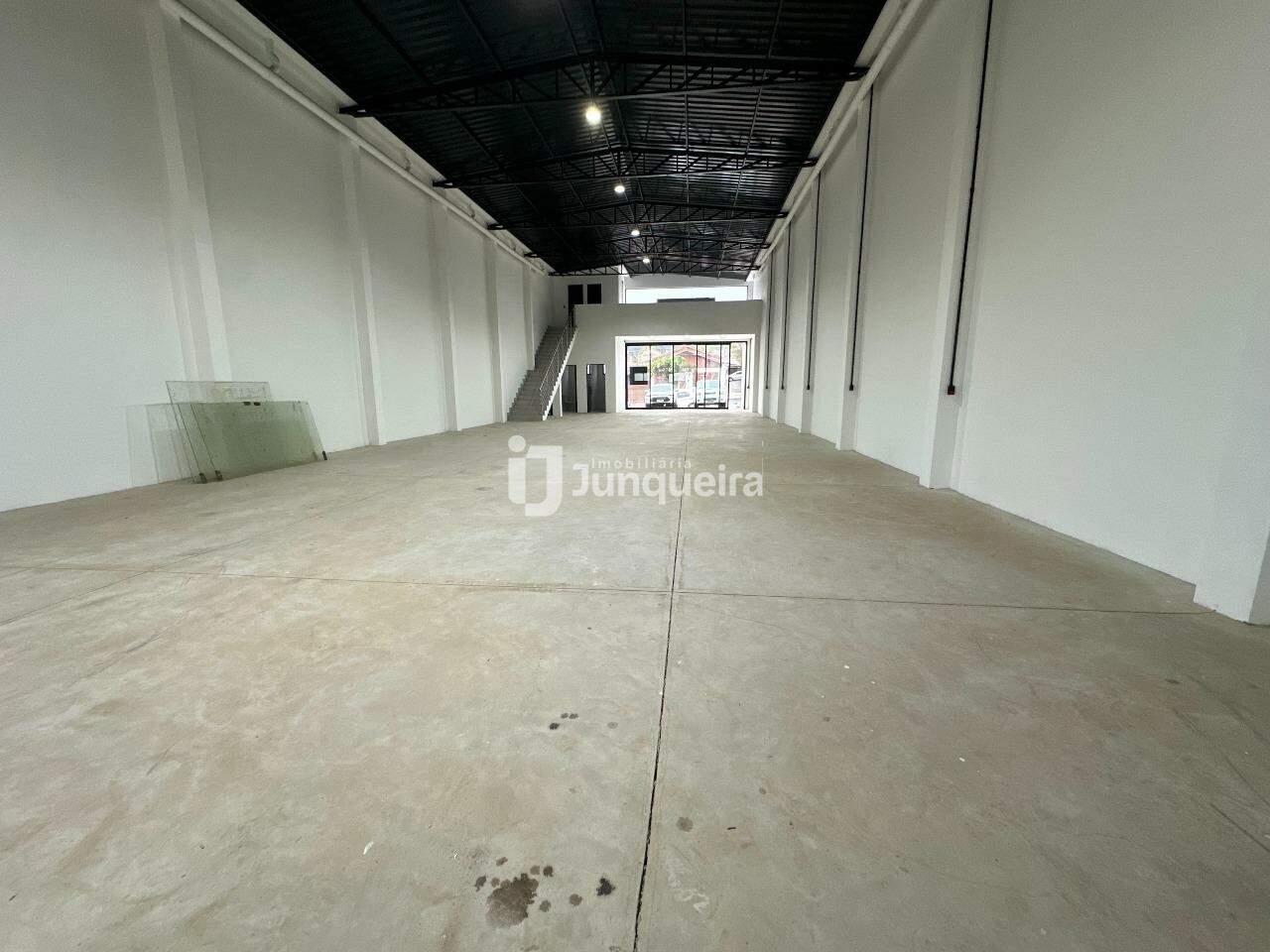 Galpão para alugar, no bairro Vila Rezende em Piracicaba - SP