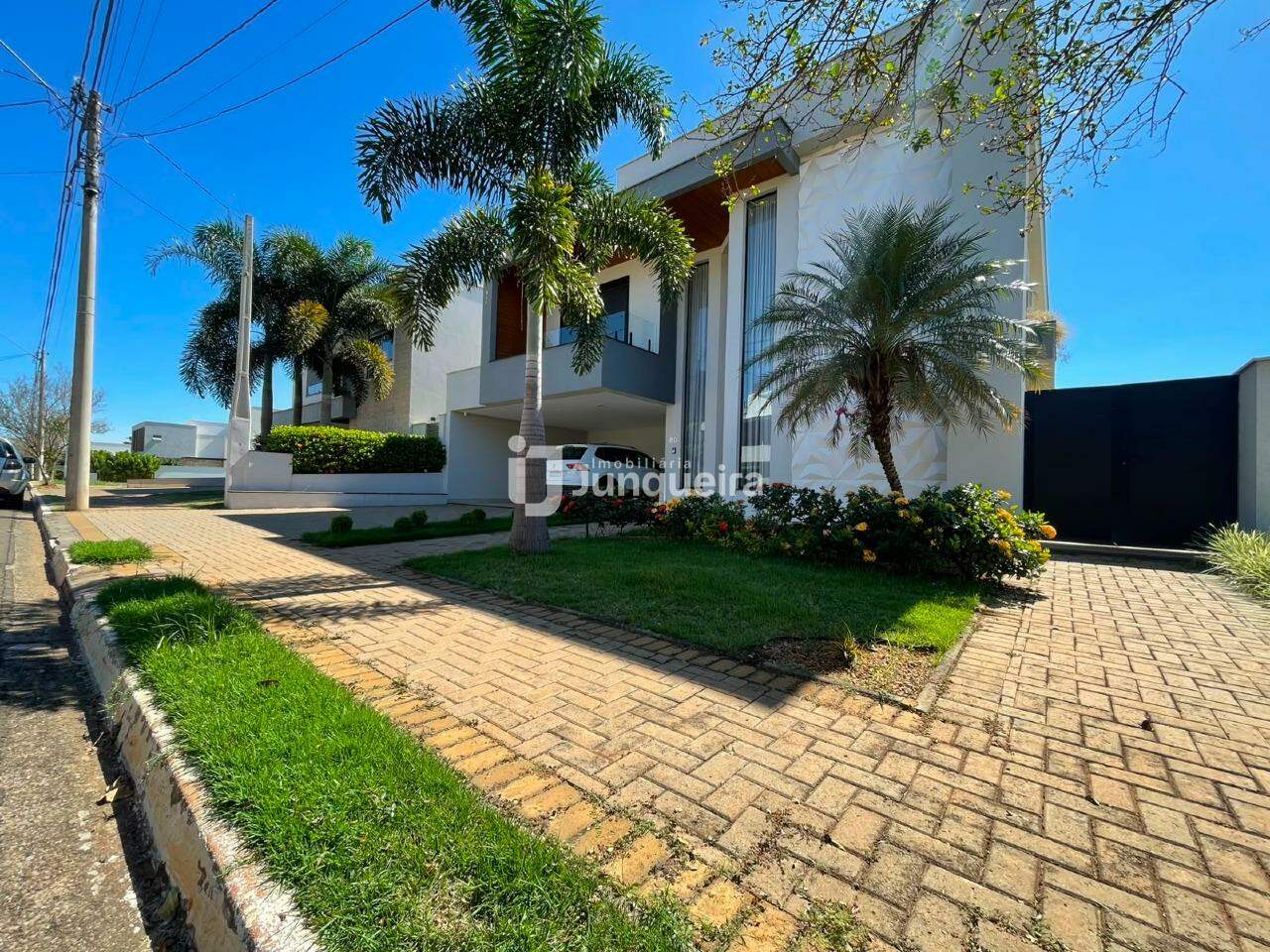 Casa em Condomínio à venda no Morada do Engenho, 3 quartos, sendo 3 suítes, 4 vagas, no bairro Morada do Engenho  em Piracicaba - SP