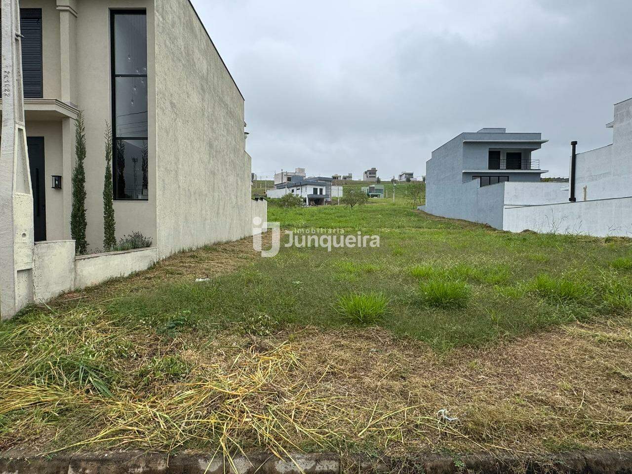 Terreno em Condomínio à venda no Canadá Residencial, no bairro Ondas em Piracicaba - SP