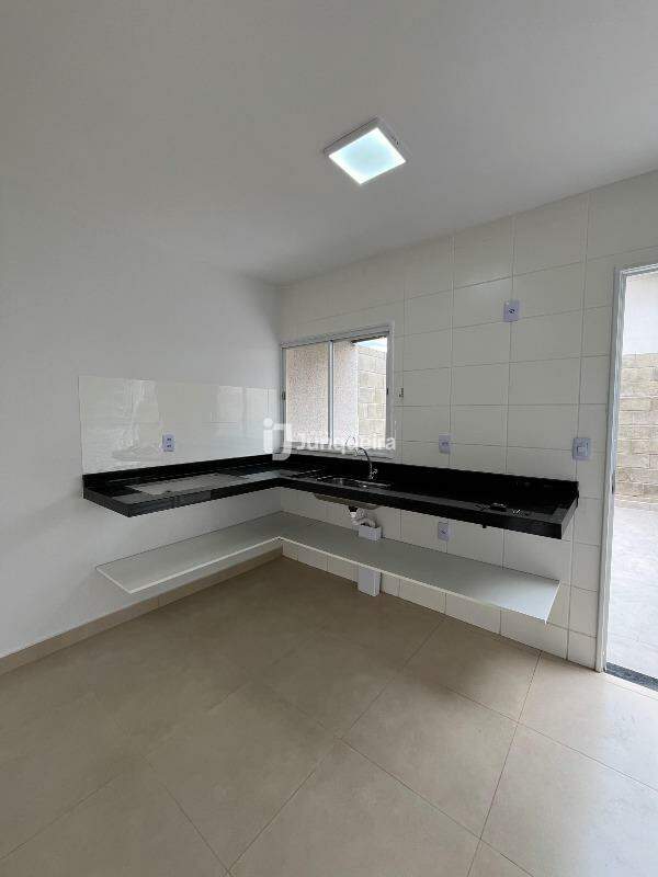 Casa em Condomínio à venda no Residencial Parque das Flores, 2 quartos, 1 vaga, no bairro Parque Residencial Piracicaba em Piracicaba - SP