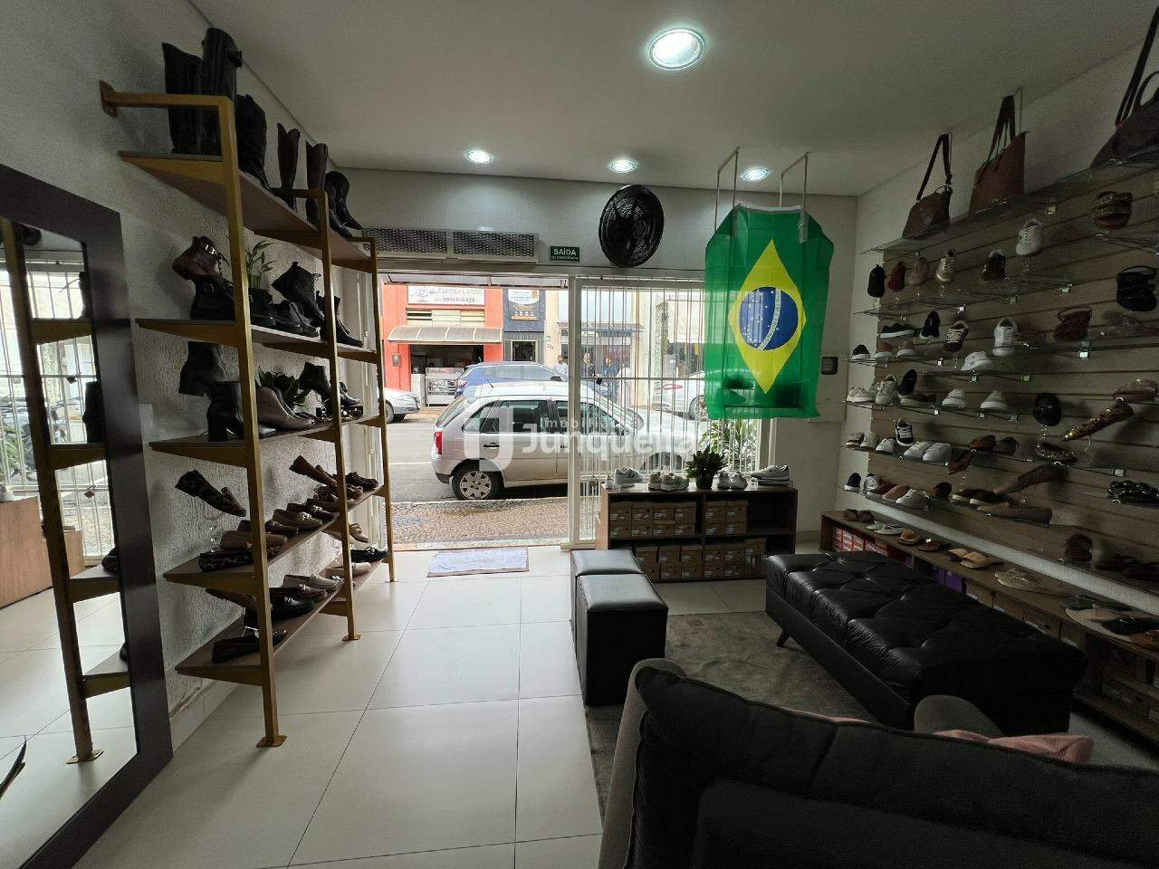 Salão para alugar, no bairro Centro em Rio das Pedras - SP