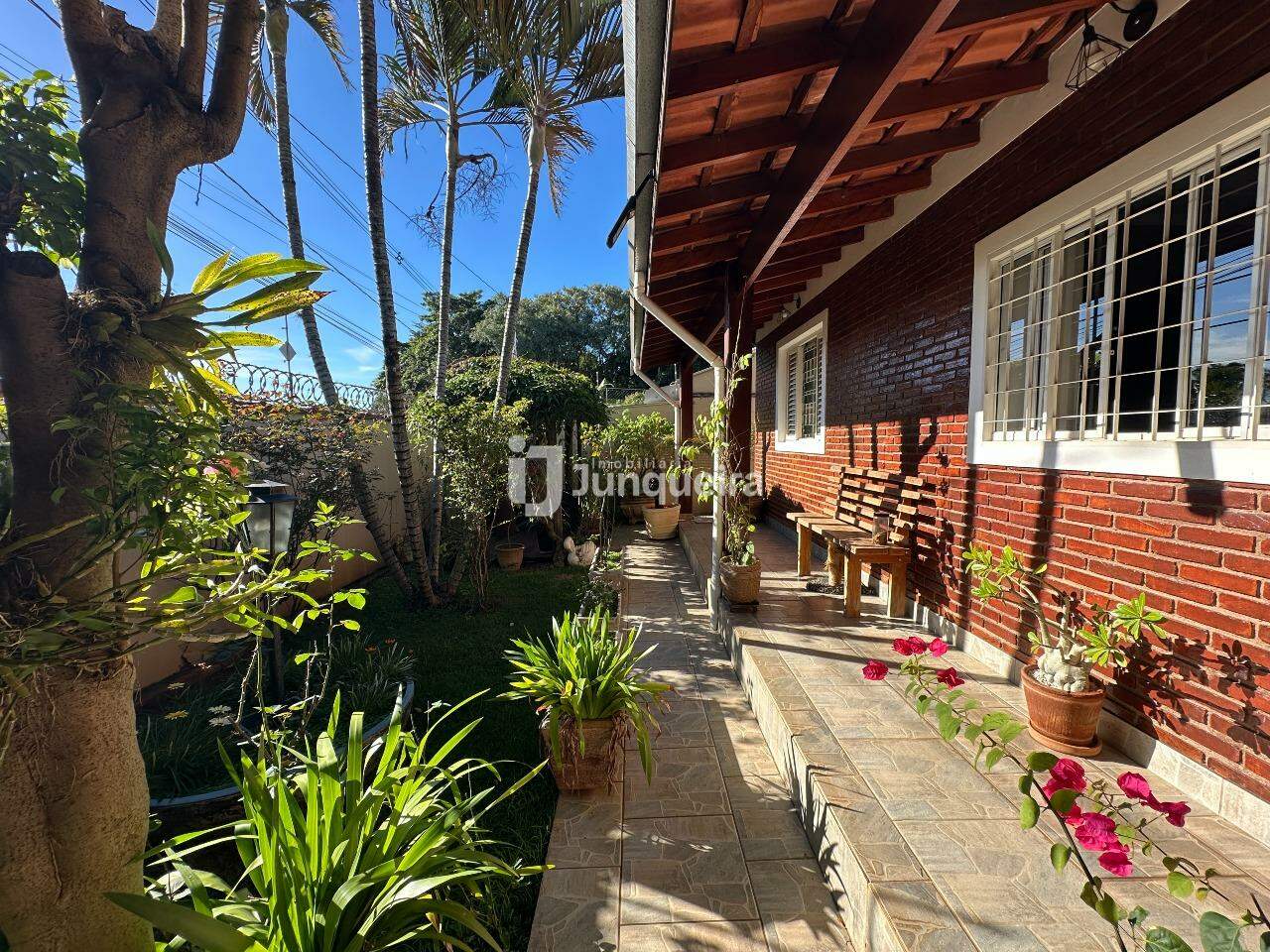 Casa à venda, 3 quartos, sendo 2 suítes, 3 vagas, no bairro Nova Piracicaba em Piracicaba - SP