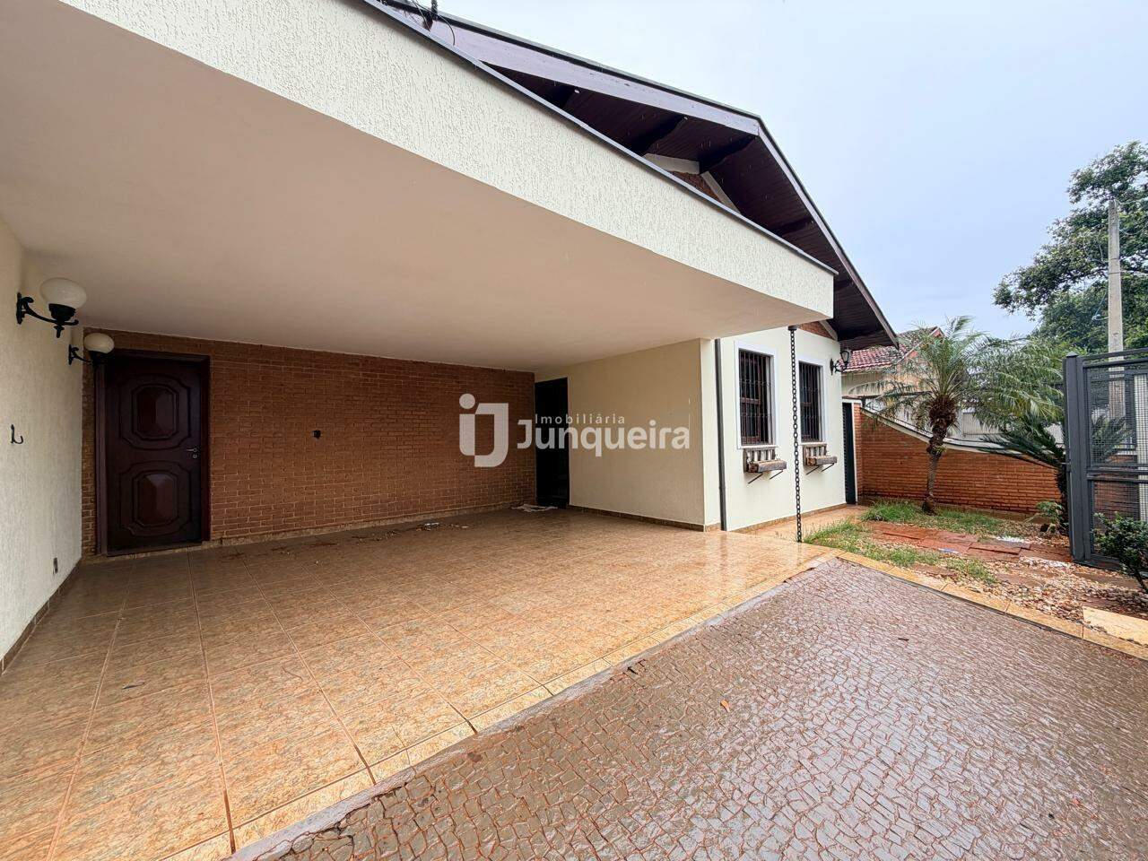 Casa à venda, 3 quartos, sendo 1 suíte, 4 vagas, no bairro Nova Piracicaba em Piracicaba - SP