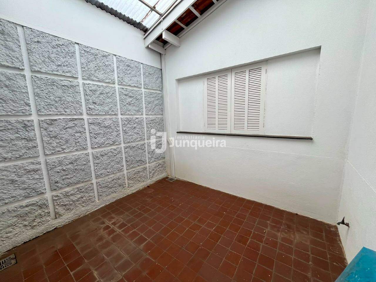 Casa Comercial para alugar, sendo 2 suítes, 1 vaga, no bairro Alemães em Piracicaba - SP