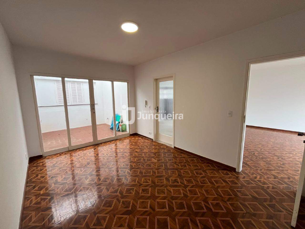 Casa Comercial para alugar, sendo 2 suítes, 1 vaga, no bairro Alemães em Piracicaba - SP