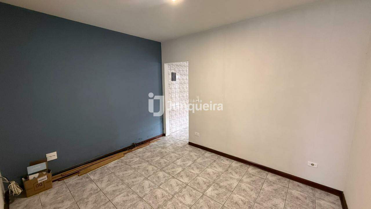 Casa para alugar, 2 quartos, sendo 1 suíte, 2 vagas, no bairro Santa Terezinha em Piracicaba - SP