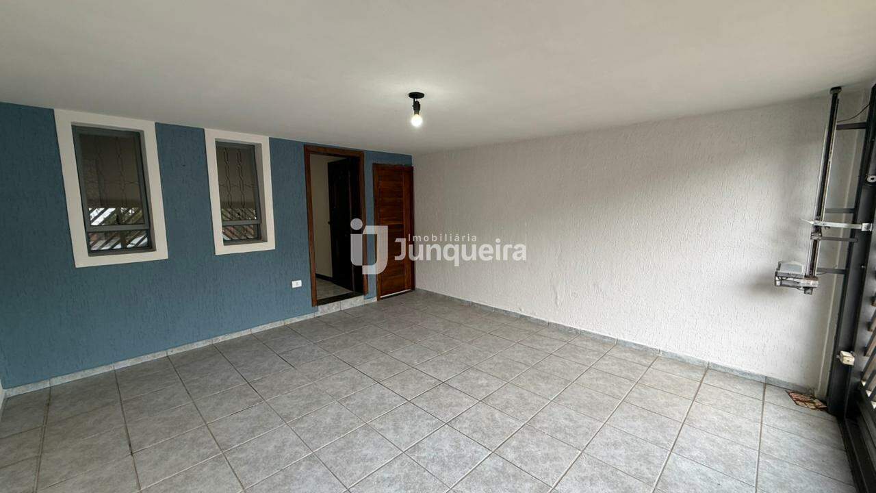 Casa para alugar, 2 quartos, sendo 1 suíte, 2 vagas, no bairro Santa Terezinha em Piracicaba - SP